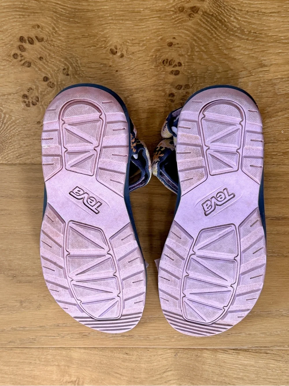 Teva Kids Hurricane XLT 2 Sport Sandals Sz 4 Big Kid Purple Outdoor Water Hike